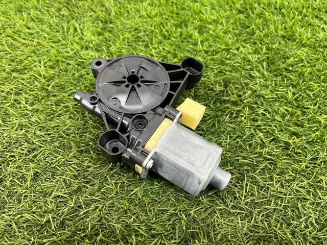 8W0959811DE Мотор стеклоподъемника двери задней левой купить Чернигов