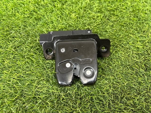 905026RR0A NISSAN Замок багажника купить в Кривой Рог