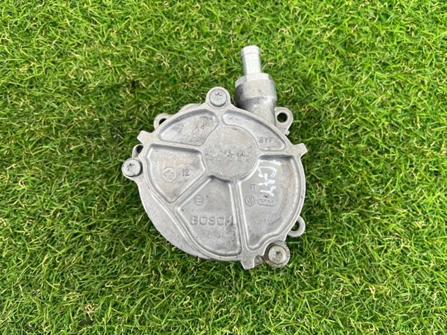 PORSCHE 95511005003 Насос вакуумный в наличии Одесса