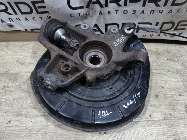 Кулак поворотный правый A1643500808 MERCEDES