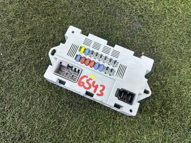 LAND ROVER CPLA14Q073AA Блок предохранителей задний салонный в наличии Ирпень
