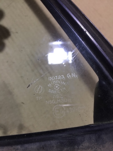 MAZDA G21B73661A Стекло-форточка двери задней левой в наличии Львов