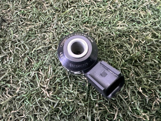 LR008877 LAND ROVER Датчик детонации купить в Чернигов