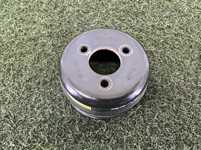 Шкив системы охлаждения LR011325 LAND ROVER