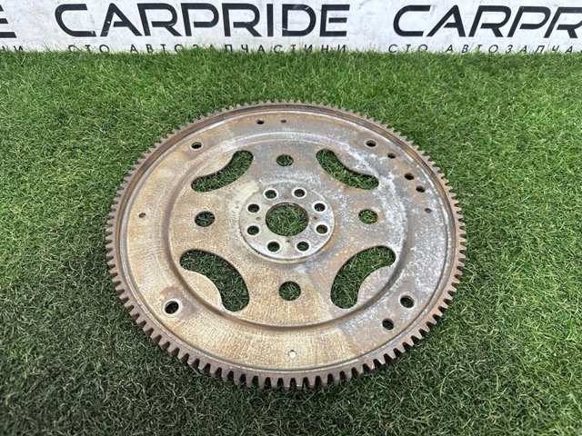 Маховик двигателя LR035590 LAND ROVER