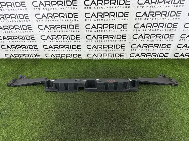 Кронштейн бампера заднего, центральный LR037923 LAND ROVER