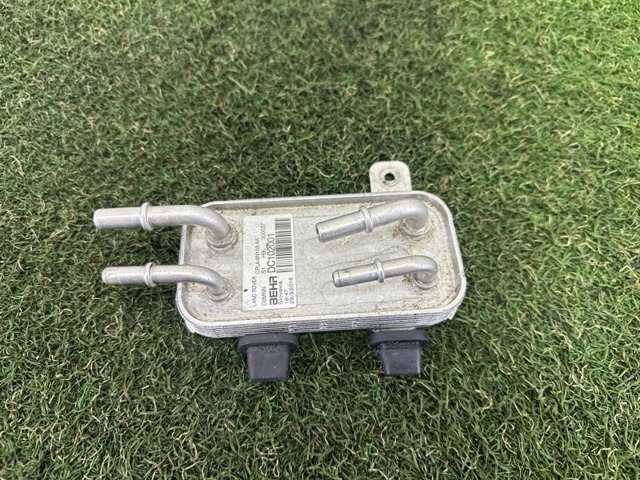 Теплообменик охлаждения топлива LR038811 LAND ROVER
