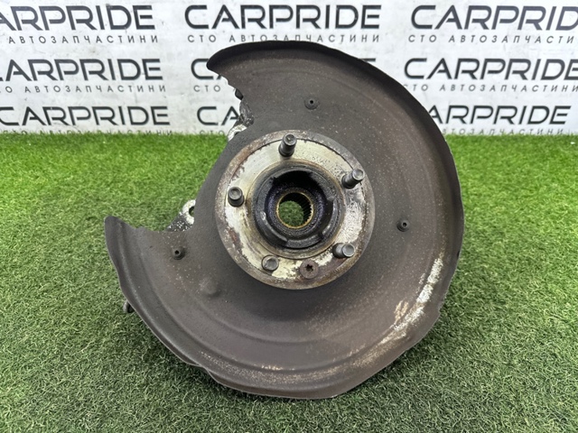 Цапфа поворотного кулака LR043594 LAND ROVER