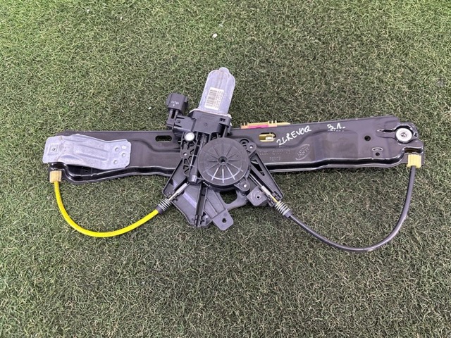 Механизм стеклоподъемника двери задней, левой LR046661 LAND ROVER
