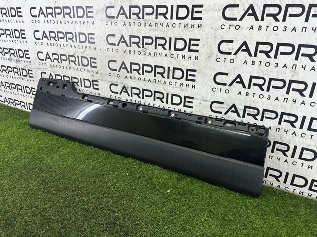 Молдинг двери передней левой нижний LR048805 LAND ROVER