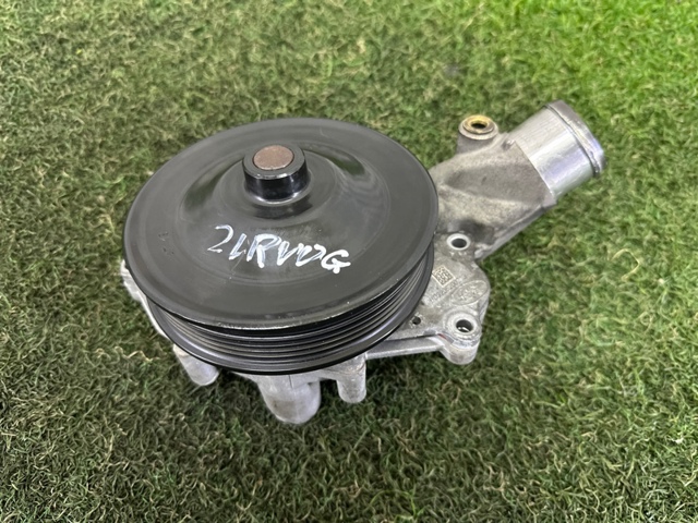 Водяной насос LR055239 LAND ROVER