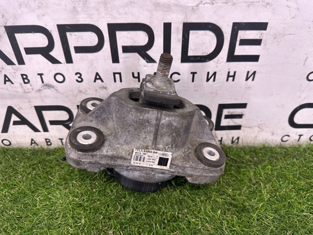 Подвеска двигателя (силового агрегата) LR057632 LAND ROVER