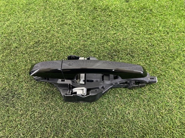 Ручка двери передней наружная LR061200 LAND ROVER