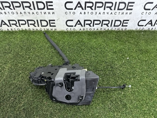 Замок задней двери, правой LR063628 LAND ROVER