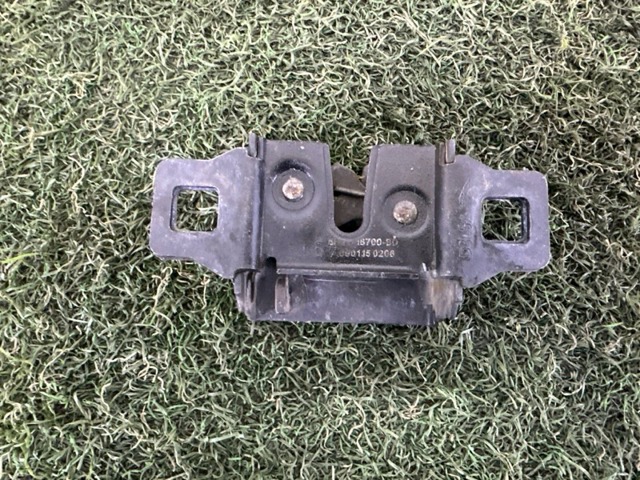 Замок капота LR065339 LAND ROVER