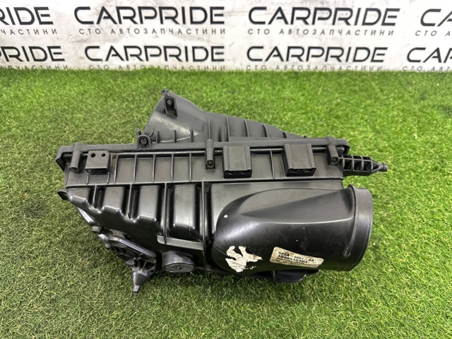 Корпус воздушного фильтра, левый LR071030 LAND ROVER