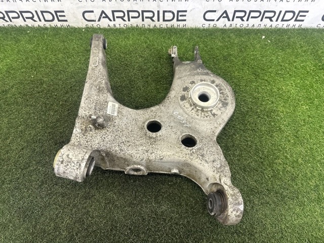 Рычаг задней подвески нижний, правый LR072651 LAND ROVER
