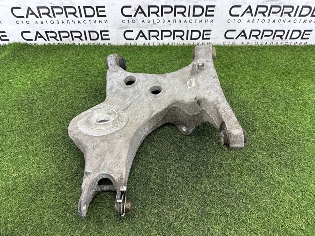 Балансир задний нижний, правый LR072652 LAND ROVER