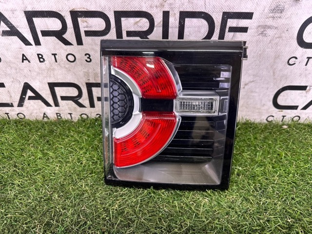 Фара задняя правая внутренняя LR079571 LAND ROVER