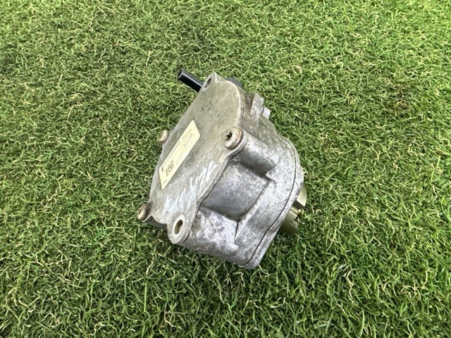 Вакуумный насос LR082226 LAND ROVER