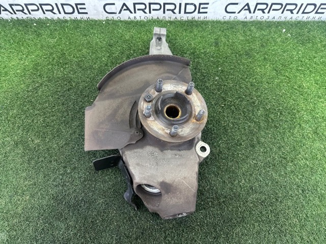 Цапфа передняя левая LR099019 LAND ROVER