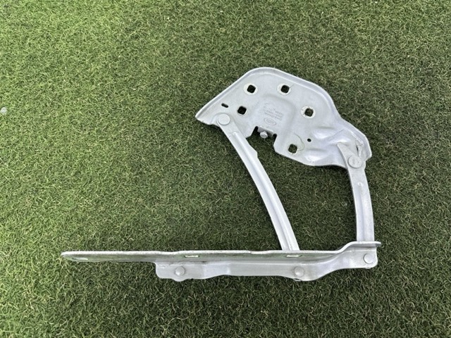Шарнир капота правый LR111644 LAND ROVER