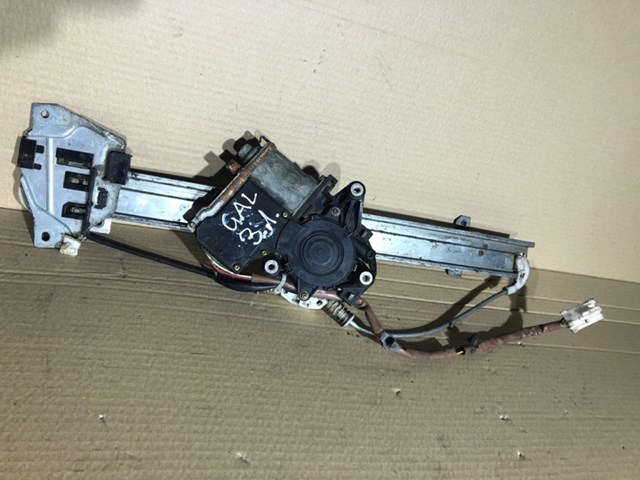 Моторчик стеклоподъемника двери задней, правой MR215441 MITSUBISHI