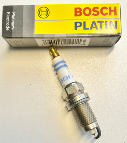 Свечи зажигания 0241235715 BOSCH