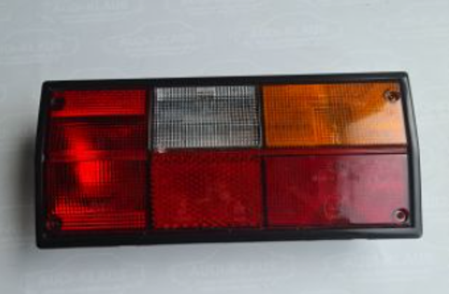 Фонарь заднего хода левый 251945111E VAG
