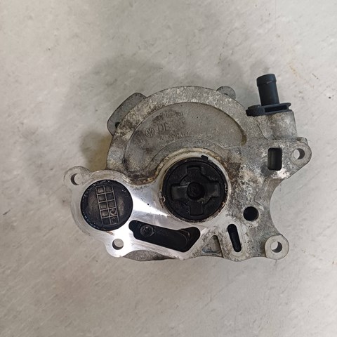 Механический вакуумный насос 03L145207 VAG