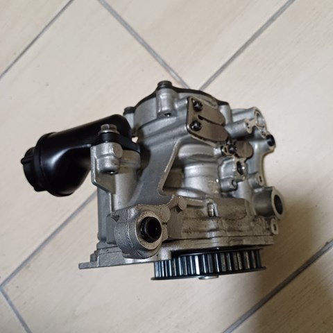VAG 04L145208J Масляный насос в наличии Ужгород