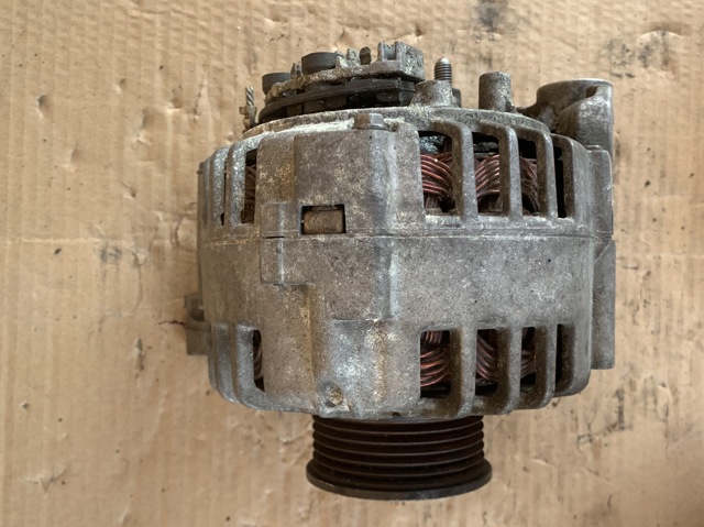 Автомобильный генератор 231001568R RENAULT