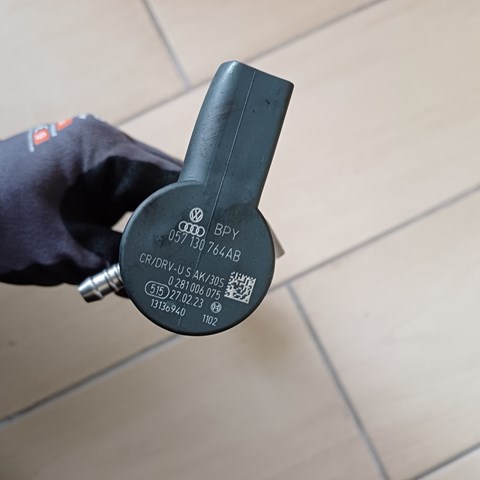 Клапан регулировки давления топлива 57130764 VAG