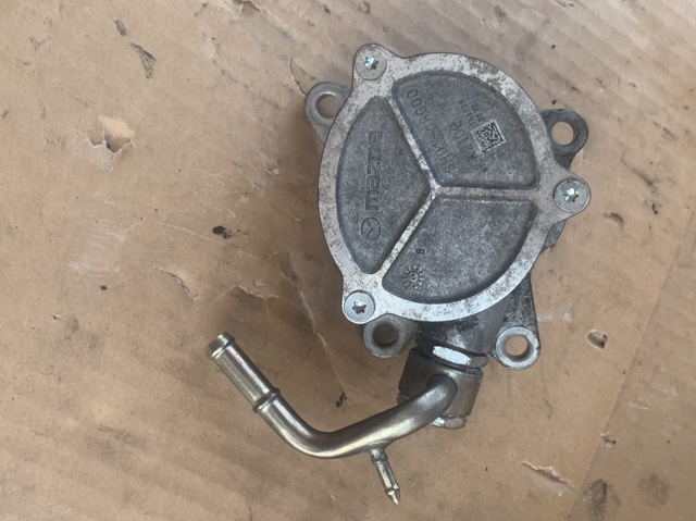 Механический вакуумный насос SH0118G00 MAZDA