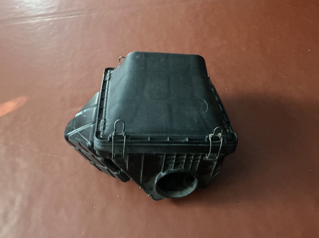 Корпус воздушного фильтра, нижняя часть MR127419 MITSUBISHI