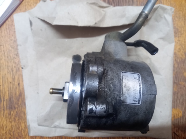 RF5C18G00 MAZDA Насос вакуумный купить в Ужгород