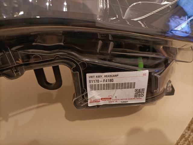 81170F4180 TOYOTA Левая фара купить в Ужгород