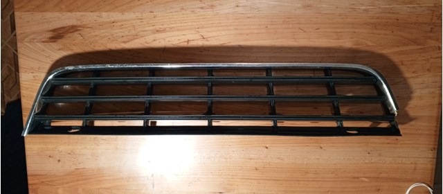 Решетка на бампер 3C0853677 VAG
