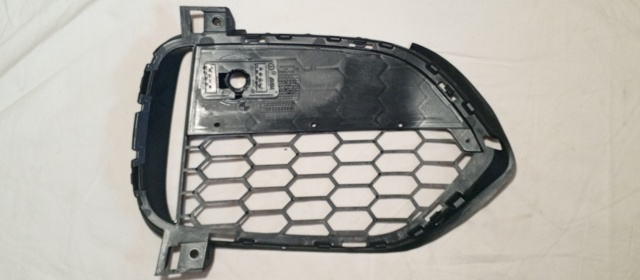BMW 51118064633 Решетка бампера переднего левая в наличии Винница