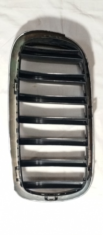 Решетка радиатора правая 51137294486 BMW