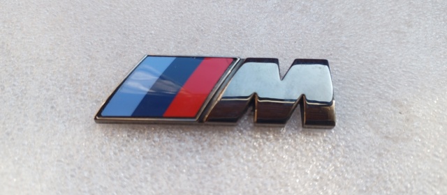Эмблема капота 51148058882 BMW
