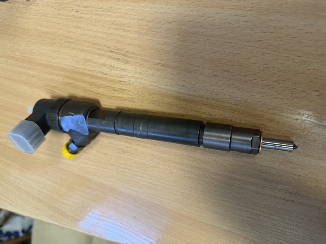 Топливные форсунки 0445110190 BOSCH