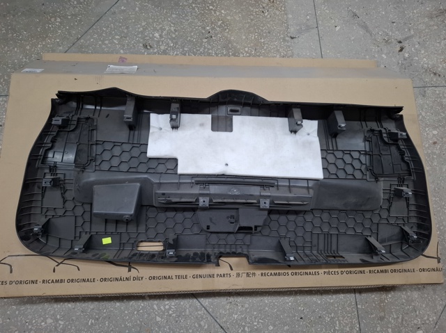 5NA867601E82V VAG Обшивка (облицовка) крышки багажника (двери 3/5-й задней) купить в Кривой Рог