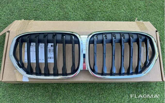 Решетка радиатора 511318517811 BMW