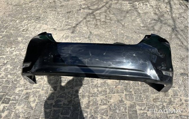 Задний бампер 5215902A20 TOYOTA