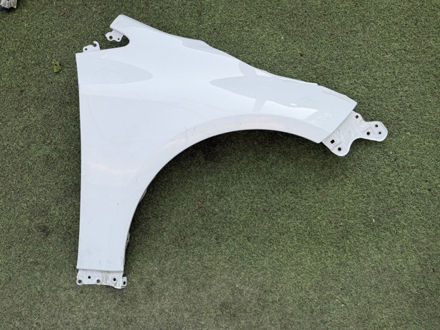 Правое крыло 5380102260 TOYOTA