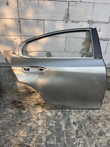 Дверь задняя в сборе 6700333301 TOYOTA