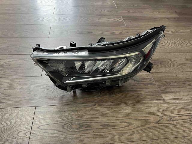 Фара левая 8118542842 TOYOTA