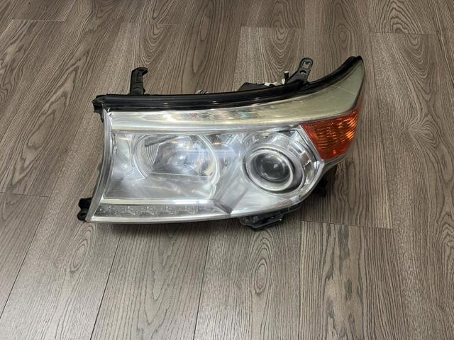 Фара 8118560F20 TOYOTA