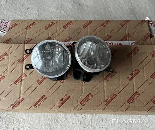 Фара противотуманная, левая 8122002110 TOYOTA